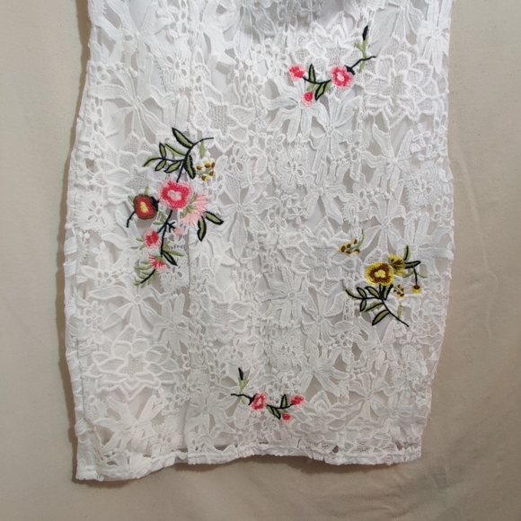FOREVER 21 NWT Cream Knit Multicolor Floral Embroidered Off The Shoulder Dress L - Picture 4 of 16